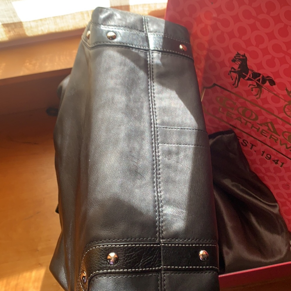 Coach black leather shoulder bag - Picture 2 of 3
